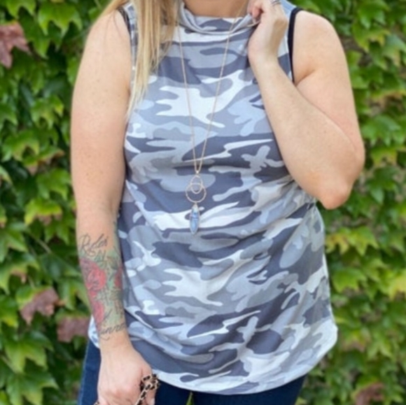 NWT Sew in Love brand unique camouflage tank with attached mask size L - Picture 8 of 8